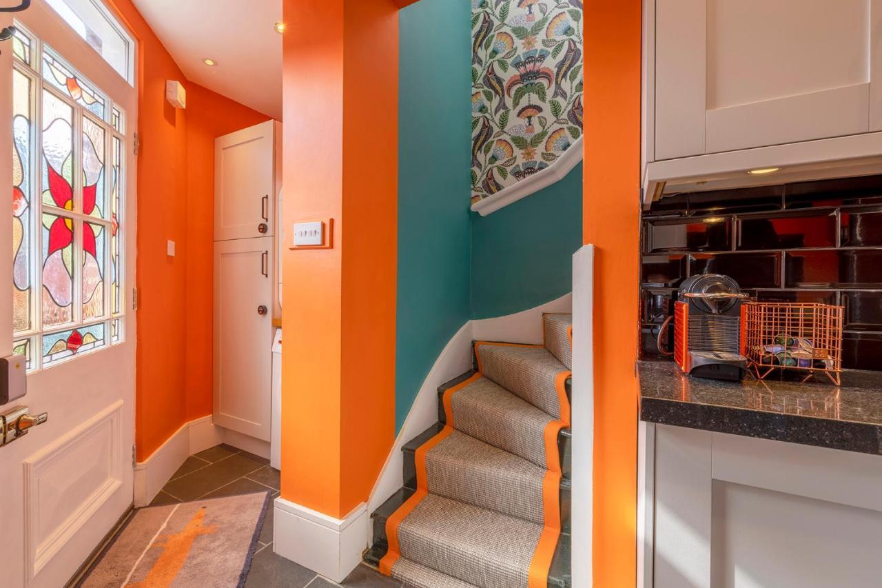 Holiday home Luxury - Parking & Ev Point, Superking Bed *